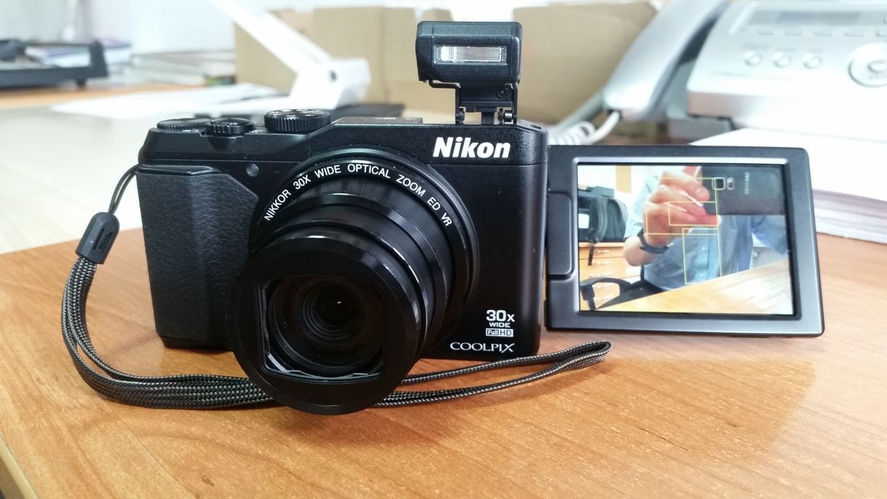 Nikon Coolpix S9900 — kolejny ciekawy „zoom” ?