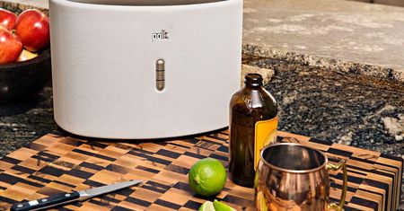 Stereo na nasze czasy: starą wieżę zastąpić może sieciowy głośnik Polk Audio OMNI S6
