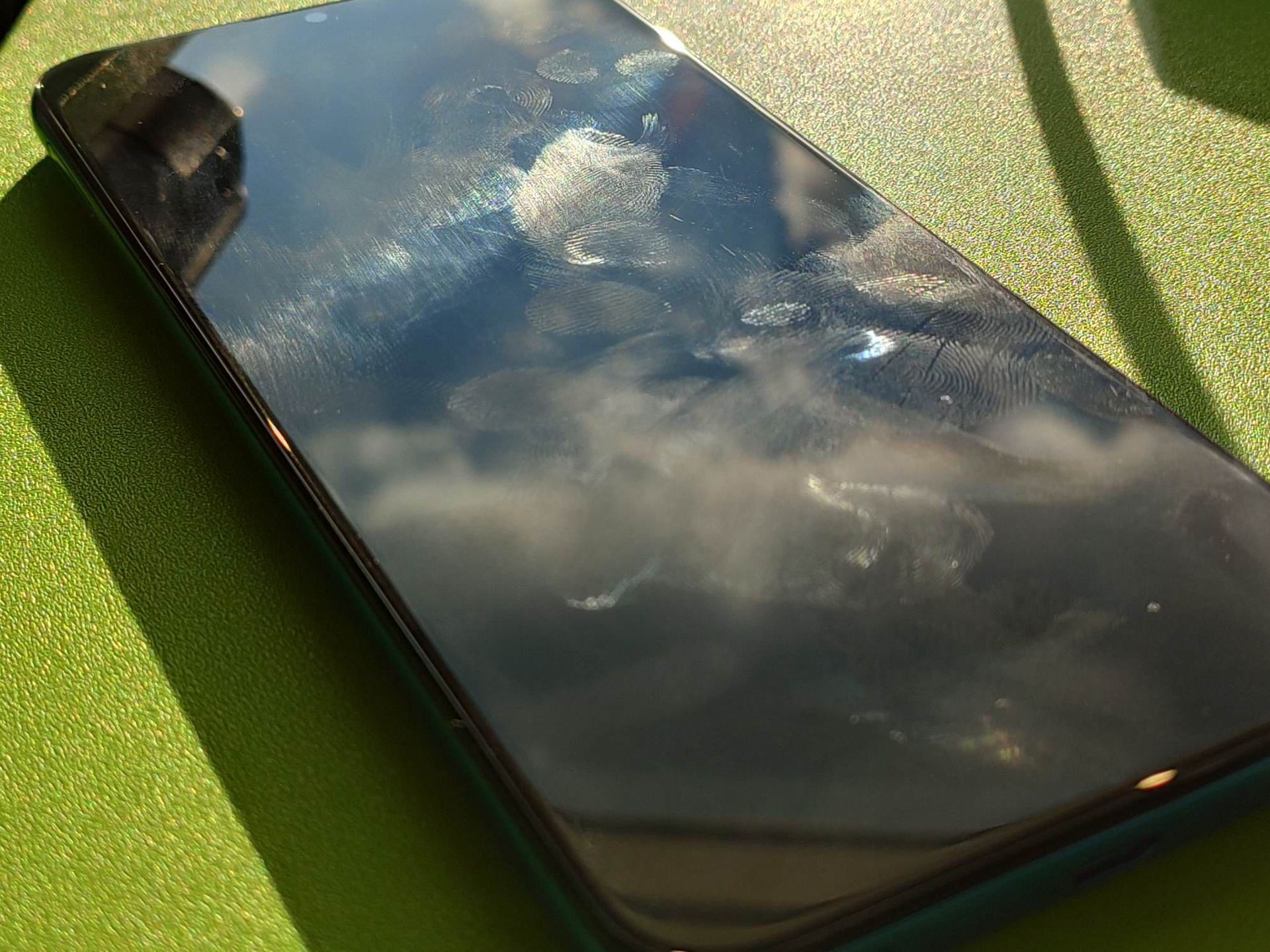 Motorola Moto G8 Power Lite: czy niższa cena wynagradza kompromisy? [Test] 3