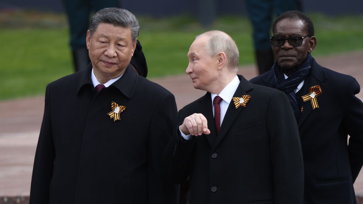 Xi Jinping i Władimir Putin podczas Dnia Zwycięstwa w Moskwie w 