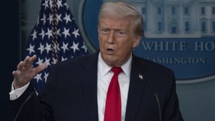 Polityczna kiełbasa Trumpa. Na oczach świata śmieszy, tumani, przestrasza [OPINIA]