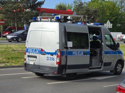 fot. lublin112.pl.  Z impetem wbił się w autobus