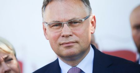 Turniej Czterech Skoczni. Arkadiusz Mularczyk komentuje zamieszanie. Wspomniał o Tusku