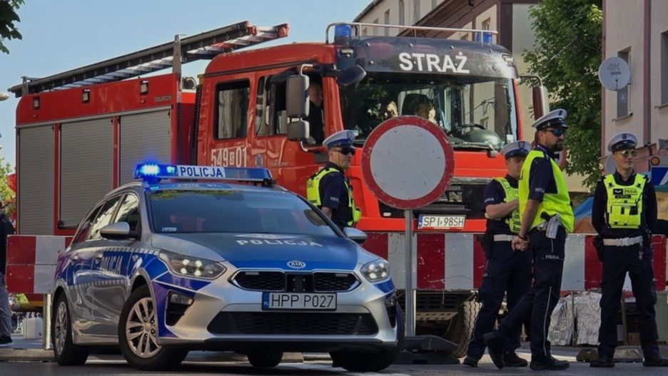 Porsche potrąciło dwóch rowerzystów w Piekarach Śląskich.