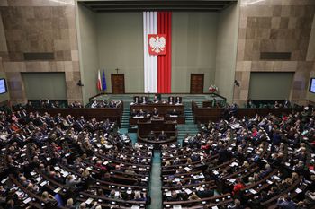 Nie będzie zniesienia dwukadencyjności. Sejm odrzucił projekt PSL