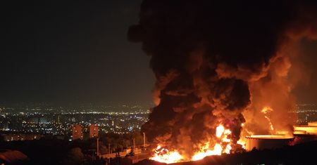 "Teheran płonie". Izrael atakuje magazyny paliw w Iranie