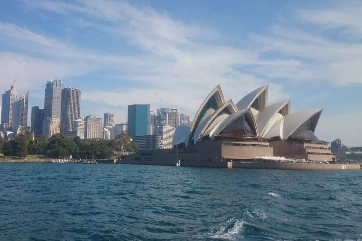 YouTube w tym kraju dopiero od 16. roku życia. „Drapieżne algorytmy”