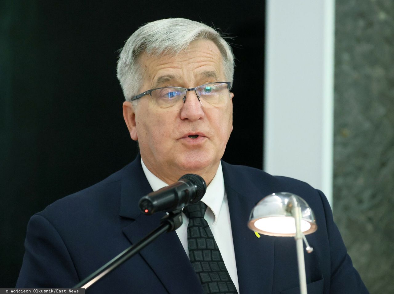 "Przejaw kundlizmu". Komorowski oburzony podróżą Nawrockiego