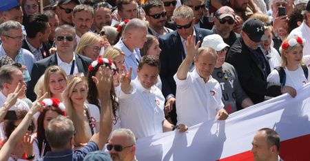 Polityk PiS-u tłumaczy koleżankę. "Tam było wielu porządnych ludzi"