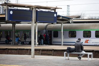 Zmiana czasu a rozkład jazdy PKP. Na co się przygotować?