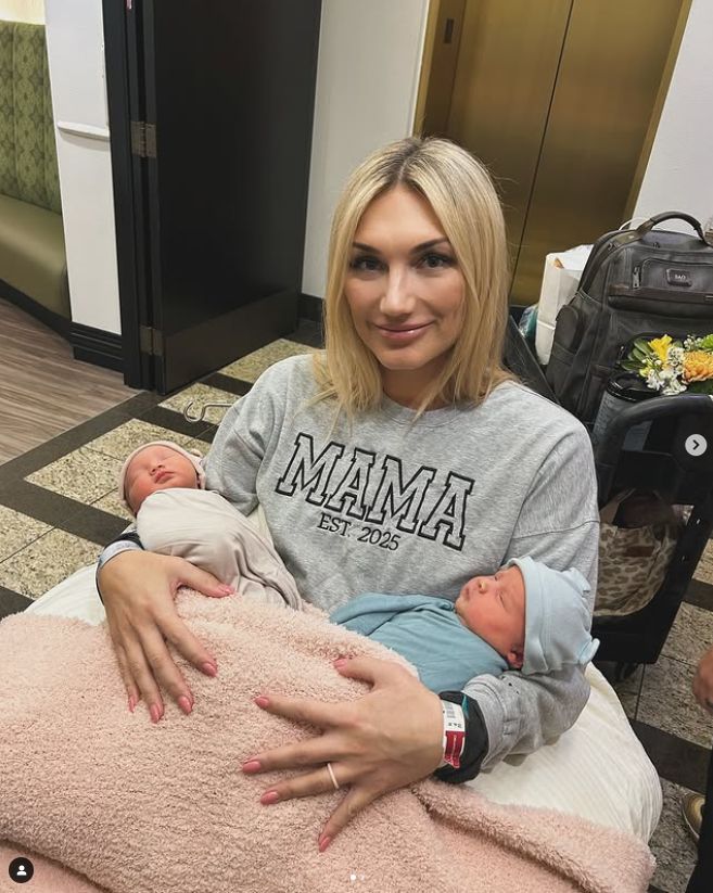 Brooke Hogan z mężem i dziećmi