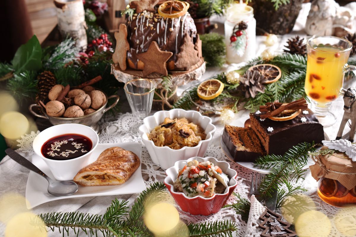 W czasie Wigilii oraz w dniu Bożego Narodzenia to stół staje się centralnym punktem każdego domu 