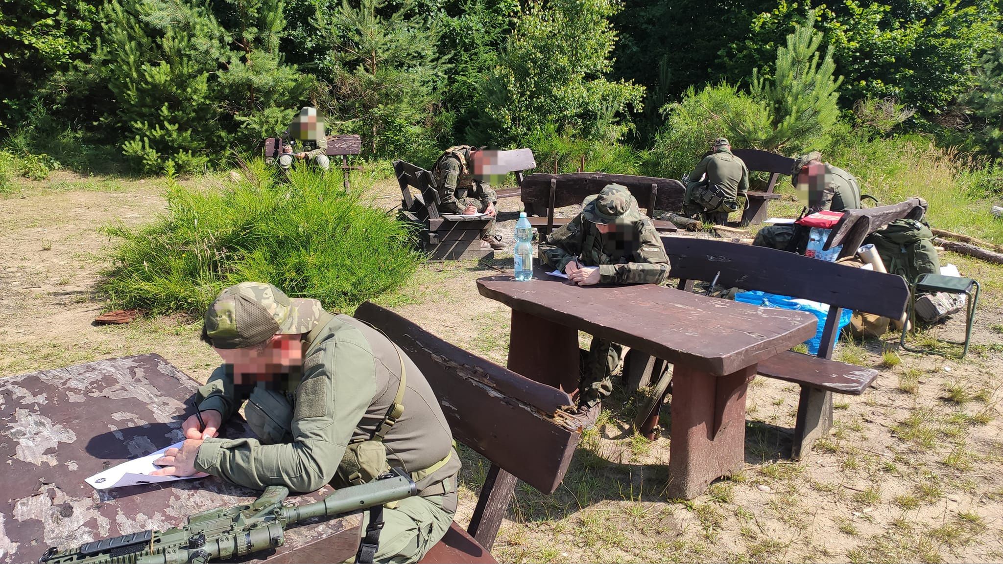 Rekruci podczas egzaminu. Egzamin z wiedzy teoretycznej