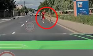 Babcia, a obok dziecko. Skandaliczne sceny. Ludzie aż się gotują