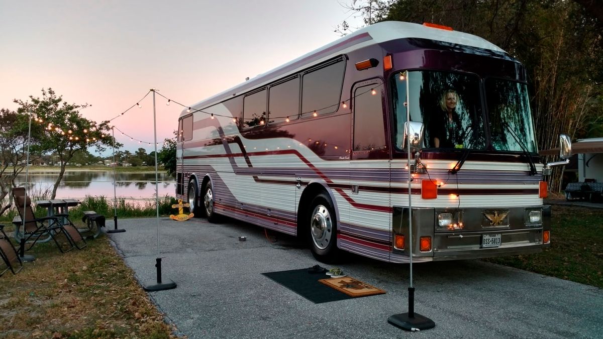 Fioletowo-biała kolorystyka była życzeniem Prince'a.