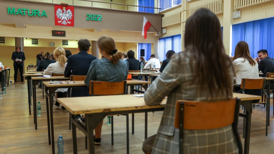 Matura 202206.05.2022 Gdansk.  Matura 2022. Egzamin dojrzalosci z jezyka obcego pisza uczniowie XX Liceum Ogolnoksztalcacego w Gdansku.   Fot. Karolina Misztal/REPORTERKarolina Misztal/REPORTER