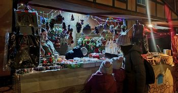 Sosnowiec: Ruszył Jarmark Świąteczny 2025. Od dziś ulica Małachowskiego pełna jest blasku, zapachów i kulturalnych uniesień