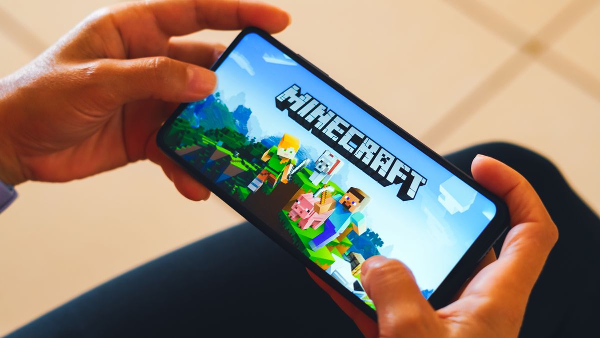 BRAZIL - 2023/05/12: In this photo illustration, the Minecraft logo is displayed on a smartphone screen. (Photo Illustration by Rafael Henrique/SOPA Images/LightRocket via Getty Images)