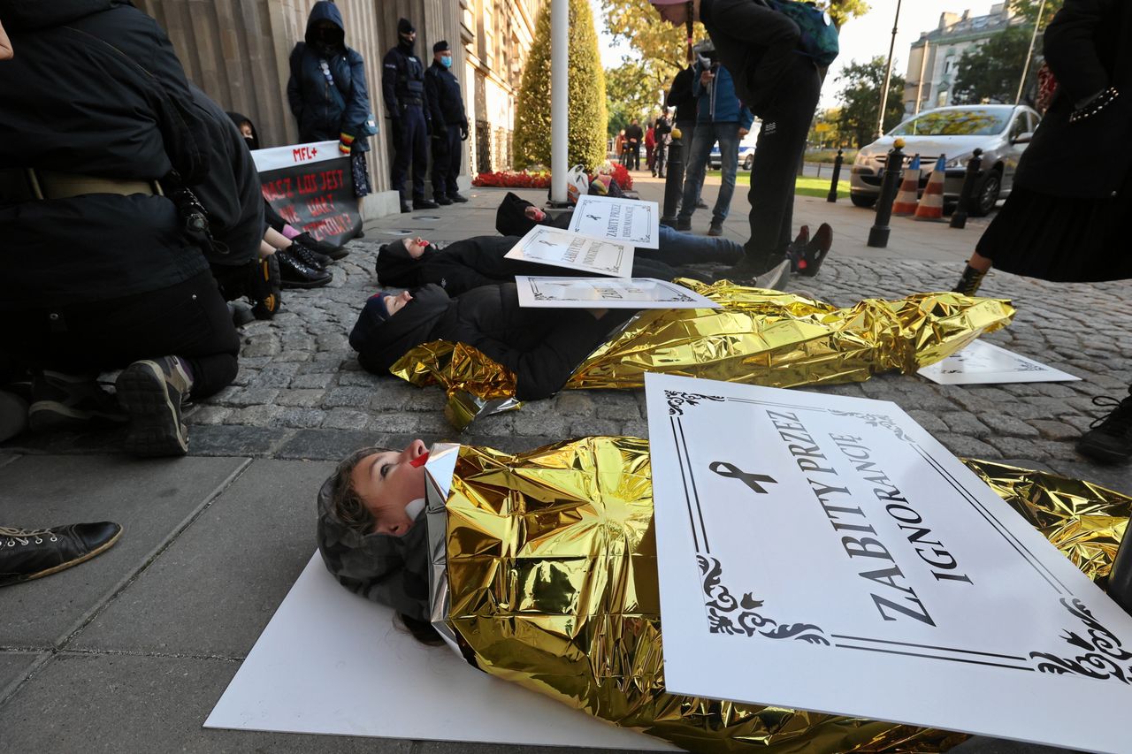 Warszawa. Aktywiści przed MEN