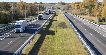 Jest zgoda na trzy pasy. Kierowcy się ucieszą
