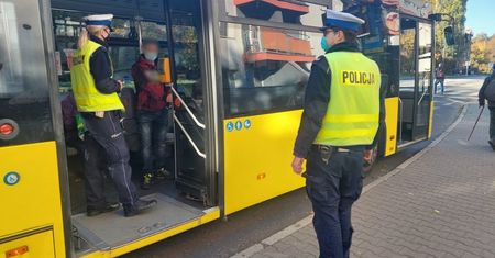 Od 15 grudnia nowe obostrzenia w komunikacji. Pasażerowie muszą je znać