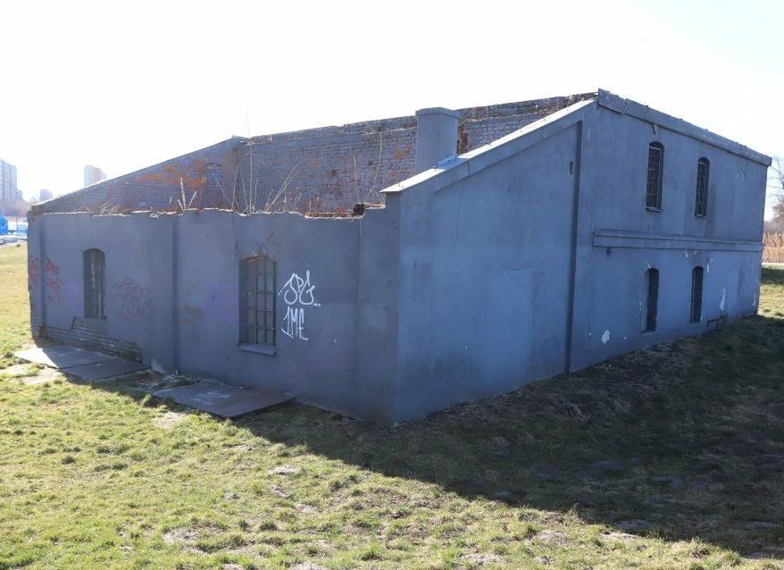 Starym młyn nad zalewem Borki w Radomiu