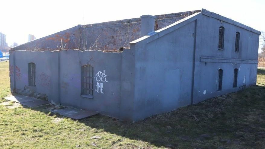 Starym młyn nad zalewem Borki w Radomiu
