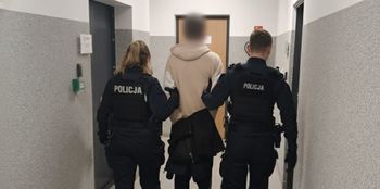 Szczawno-Zdrój: Cudzoziemiec zatrzymany przy bankomacie przez policję w ostatniej chwili