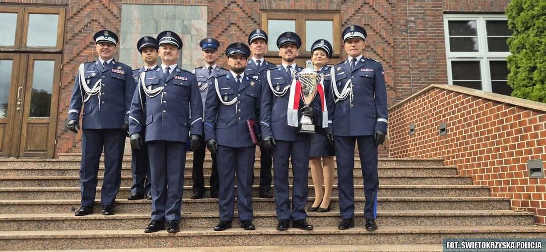 Policjanci z Ostrowca trzecim najlepszym patrolem w Polsce. Wygrali też kluczową konkurencję