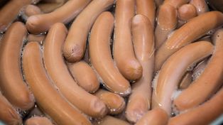 Listeria w serdelkach. Nie jedz, na zwrot masz czas do 1 września