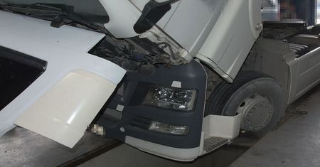 Tragedia w warsztacie. Ciężarówka przygniotła mechanika