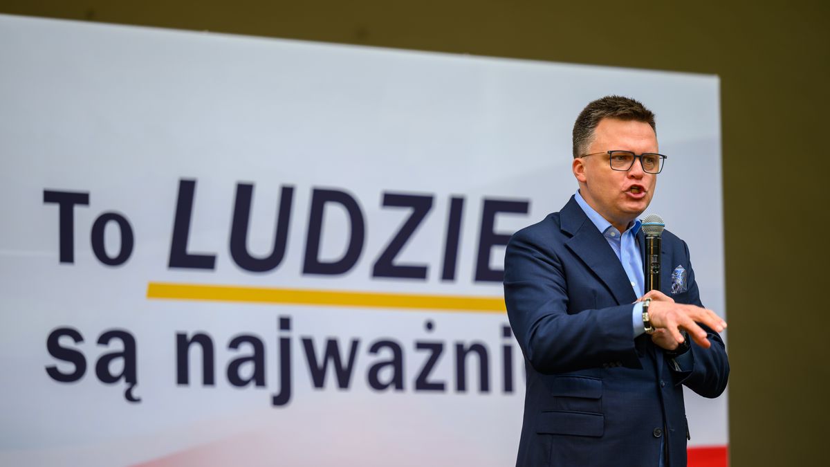 Tarnów, 11.05.2025. Wybory Prezydenta RP 2025 - kampania. Kandydat Trzeciej Drogi w wyborach na fotel prezydenta RP, marszałek Sejmu Szymon Hołownia podczas spotkania wyborczego w miejskim amfiteatrze w Tarnowie, 11 bm. (jm) PAP/Paweł Topolski