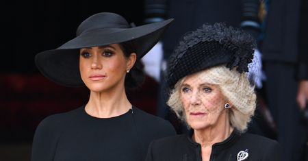 Królowa małżonka zmienia obyczaje. Camilla rezygnuje ze zwyczaju królowej Elżbiety