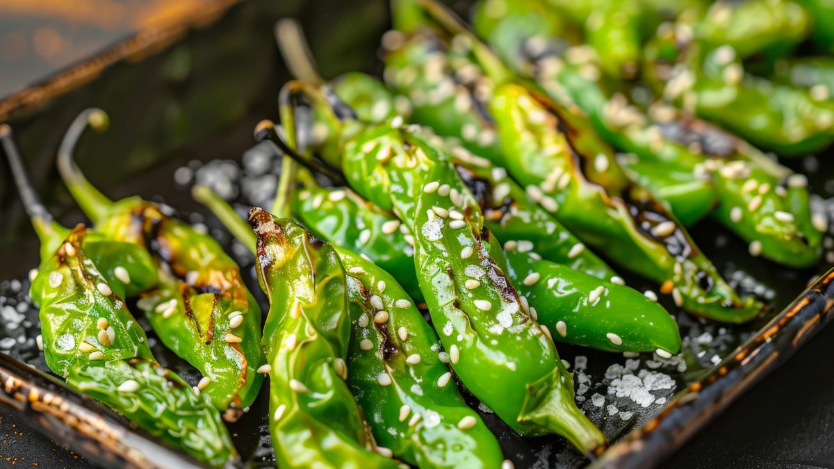 Papryczki shishito to pomysł na szybką i smaczną przekąskę