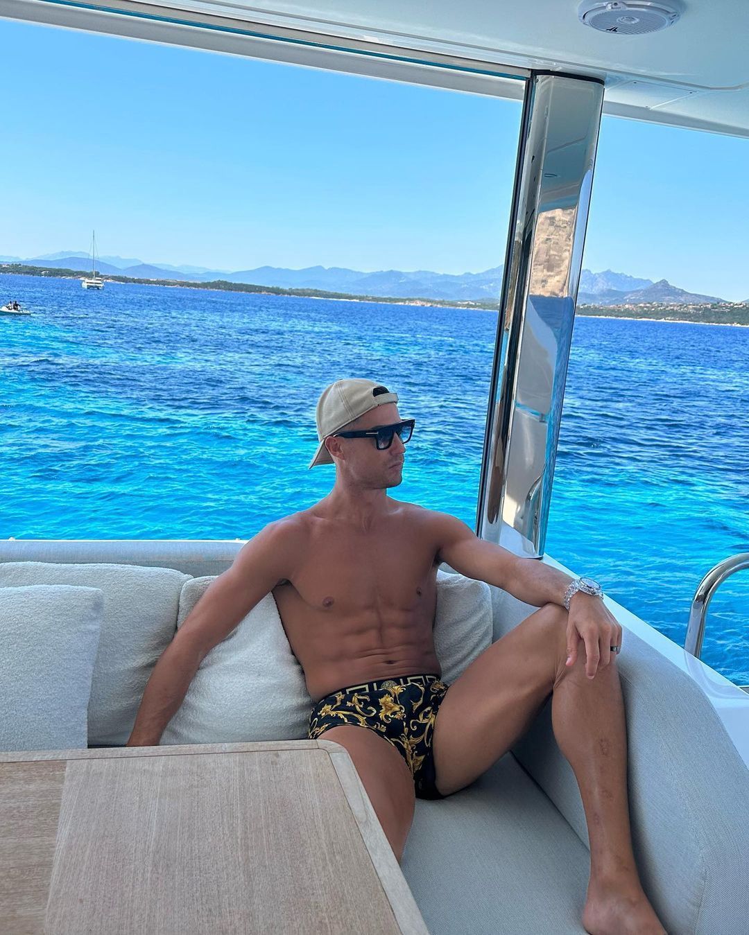 Ronaldo wypoczywający na jachcie