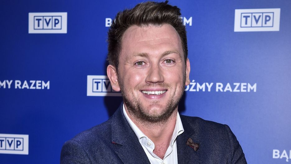 Adam Giza od 2017 r. jest pracownikiem Telewizji Polskiej