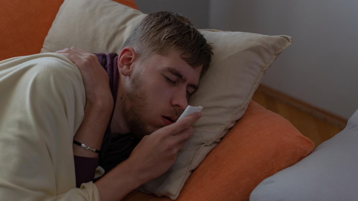 Dwa charakterystyczne objawy. "Od nich teraz najczęściej zaczyna się zakażenie"