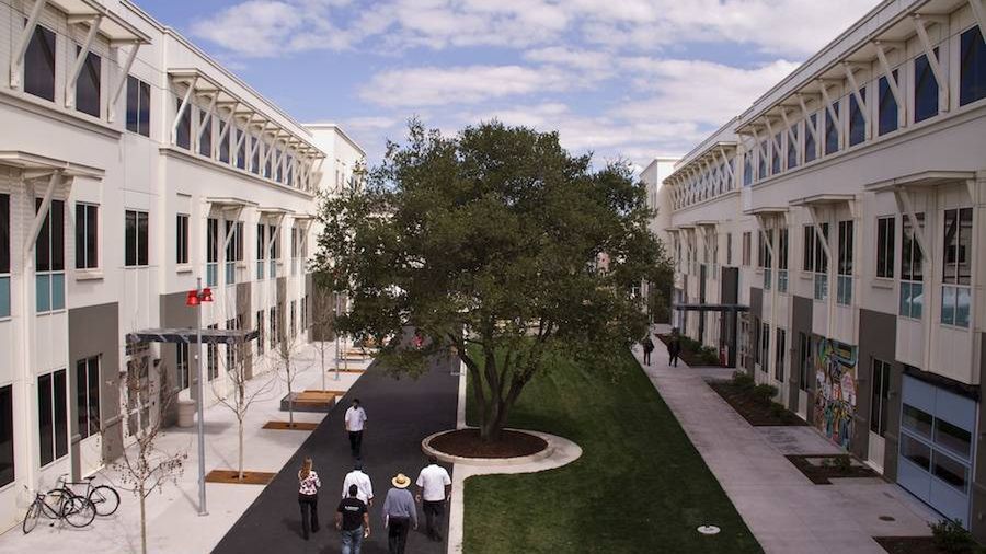 Kwatera główna Facebooka. Jak wygląda nowa siedziba firmy w Menlo Park? 1