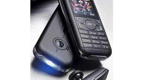 Sportowy Alcatel z czujnikiem ruchu i latarką 1