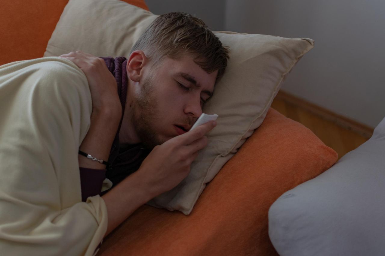 Dwa objawy COVID. "Od nich teraz najczęściej zaczyna się zakażenie"