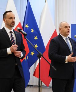 Janusz Kowalski do dymisji? Powodem budżet UE i szczepionka na COVID
