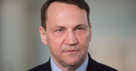 Sikorski: W najbliższych latach Ukraina nie wejdzie do NATO