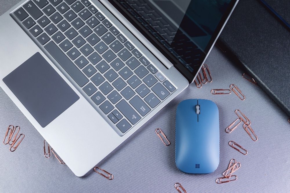 Microsoft Surface Laptop Go klawiatura touchpad