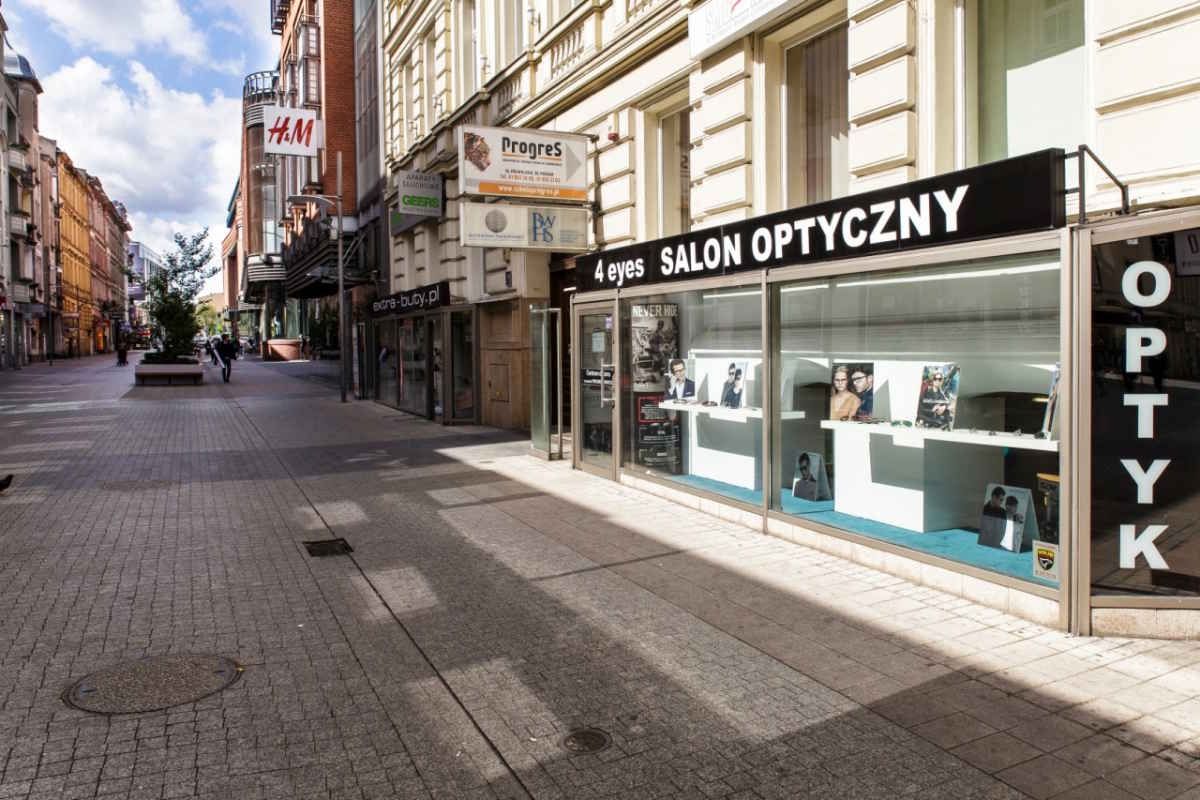Nowoczesny salon optyczny przy ulicy Półwiejskiej w Poznaniu