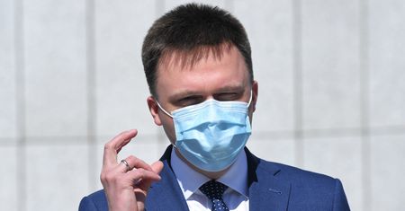 Wybory prezydenckie 2020. Szymon Hołownia sceptycznie o debacie TVP. "Zastanowimy się"