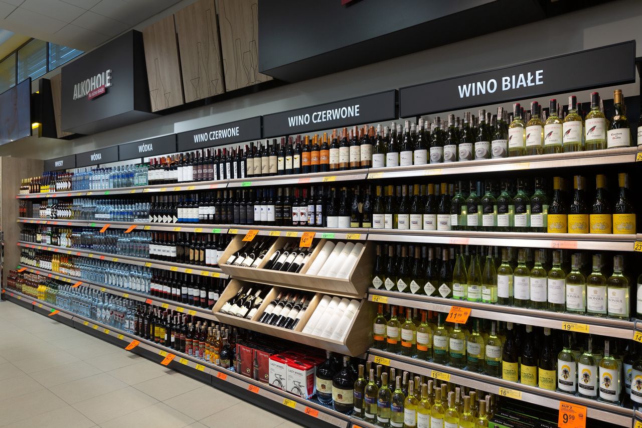 biedronka alkohol wino wódka handel akcyza zakupy supermarket 