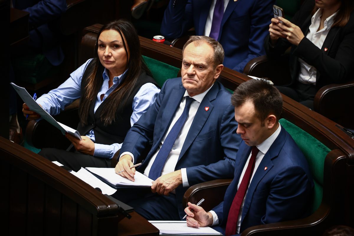 koalicja obywatelska, koalicja rządząca, Donald Tusk 100 konkretów to strzał w stopę dla rządu? Ekspertka mówi jasno