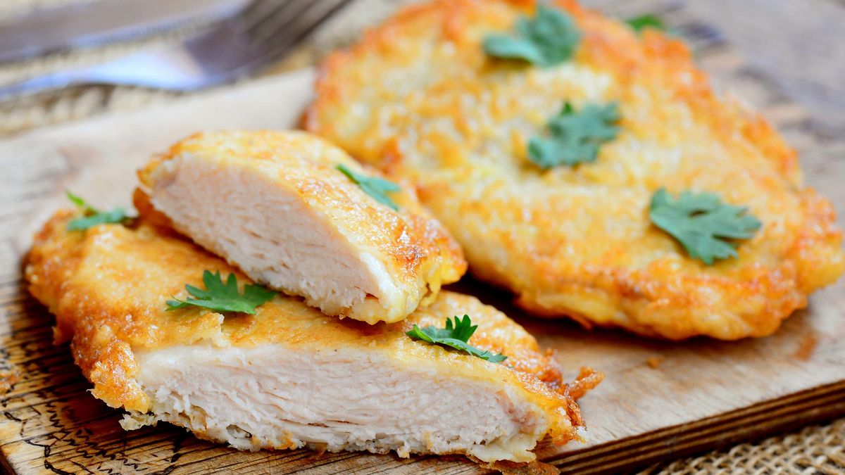 Usmażony kotlet w panierce