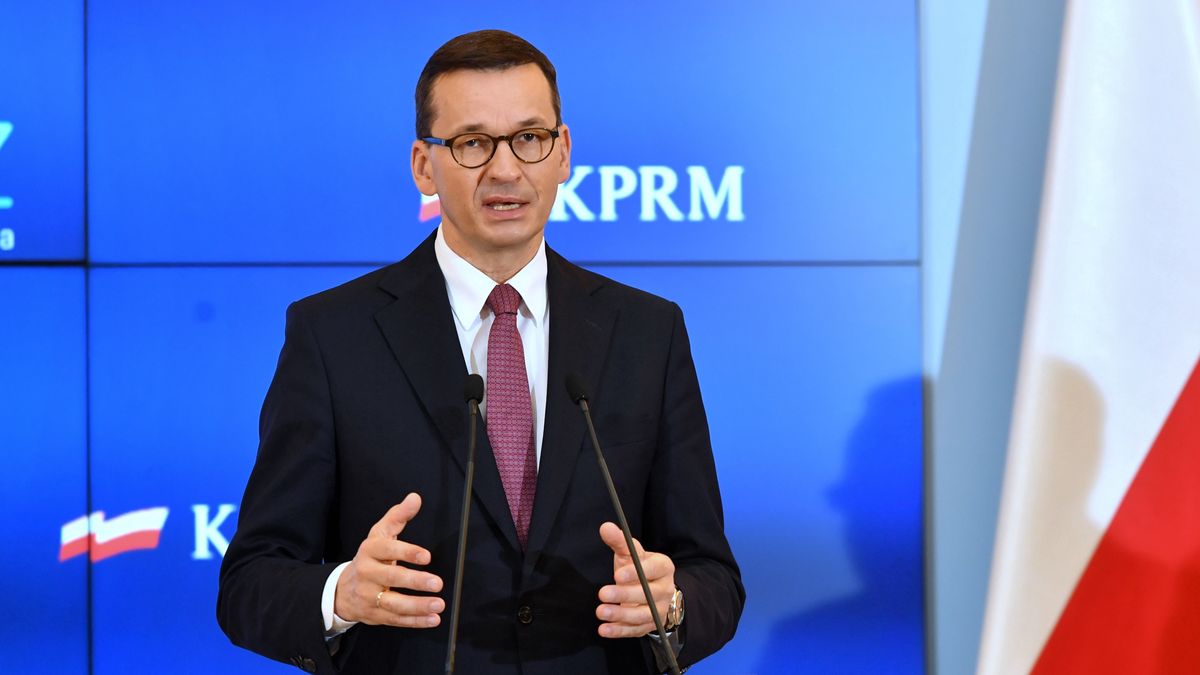 Zasady ze strefy żółtej obejmą cały kraj - zapowiedział Mateusz Morawiecki PAP/Piotr Nowak