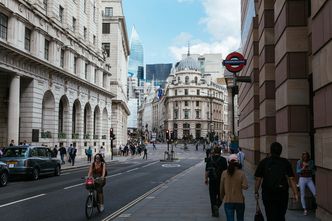 Kilkanaście lat temu szturmowali Wielką Brytanię. Wyjeżdżają przez brexit i koronawirusa